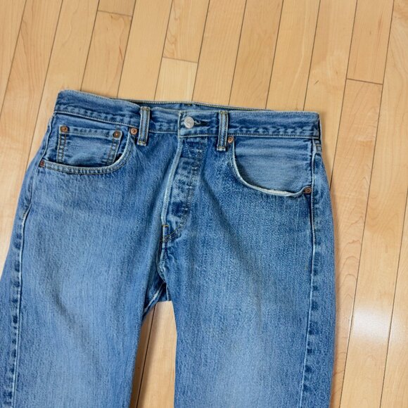 LEVI'S Classic Vintage 501 Jeans waist 32 x length 34 Medium blue color - Picture 10 of 11